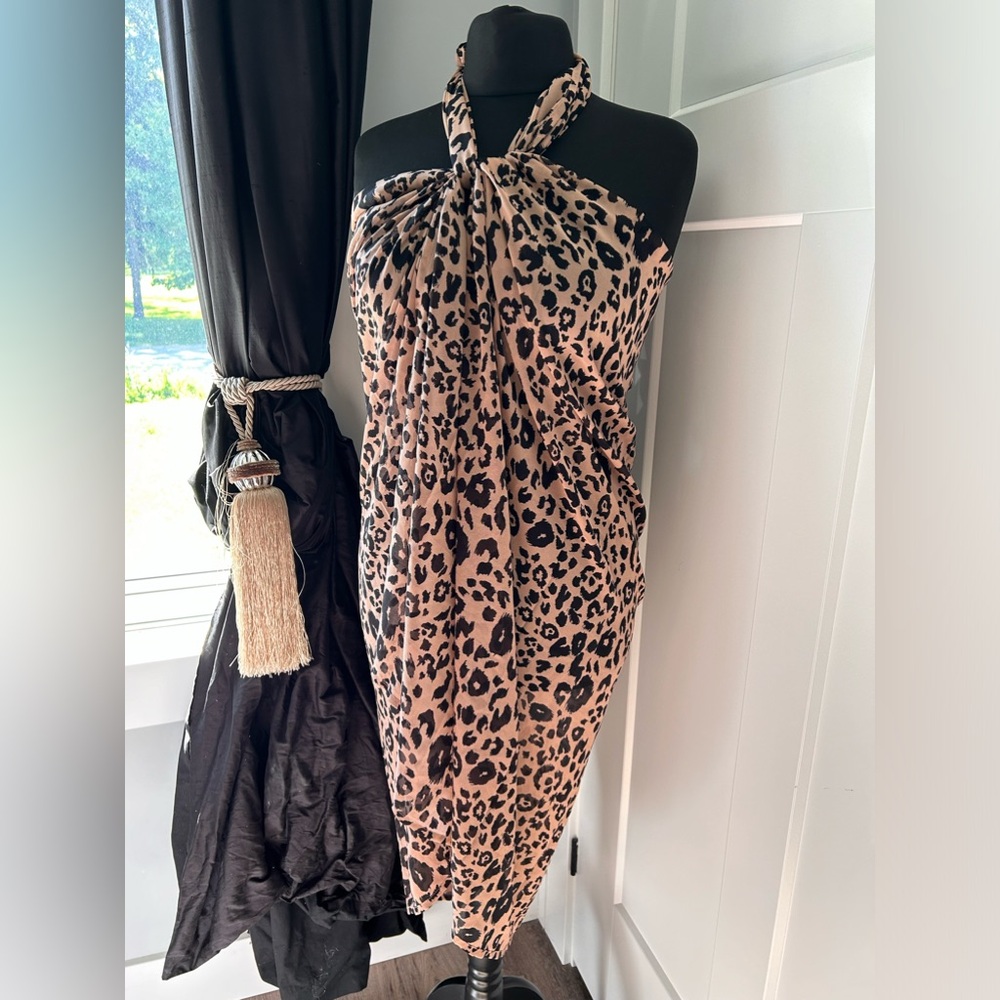 Leopard sarong scarf